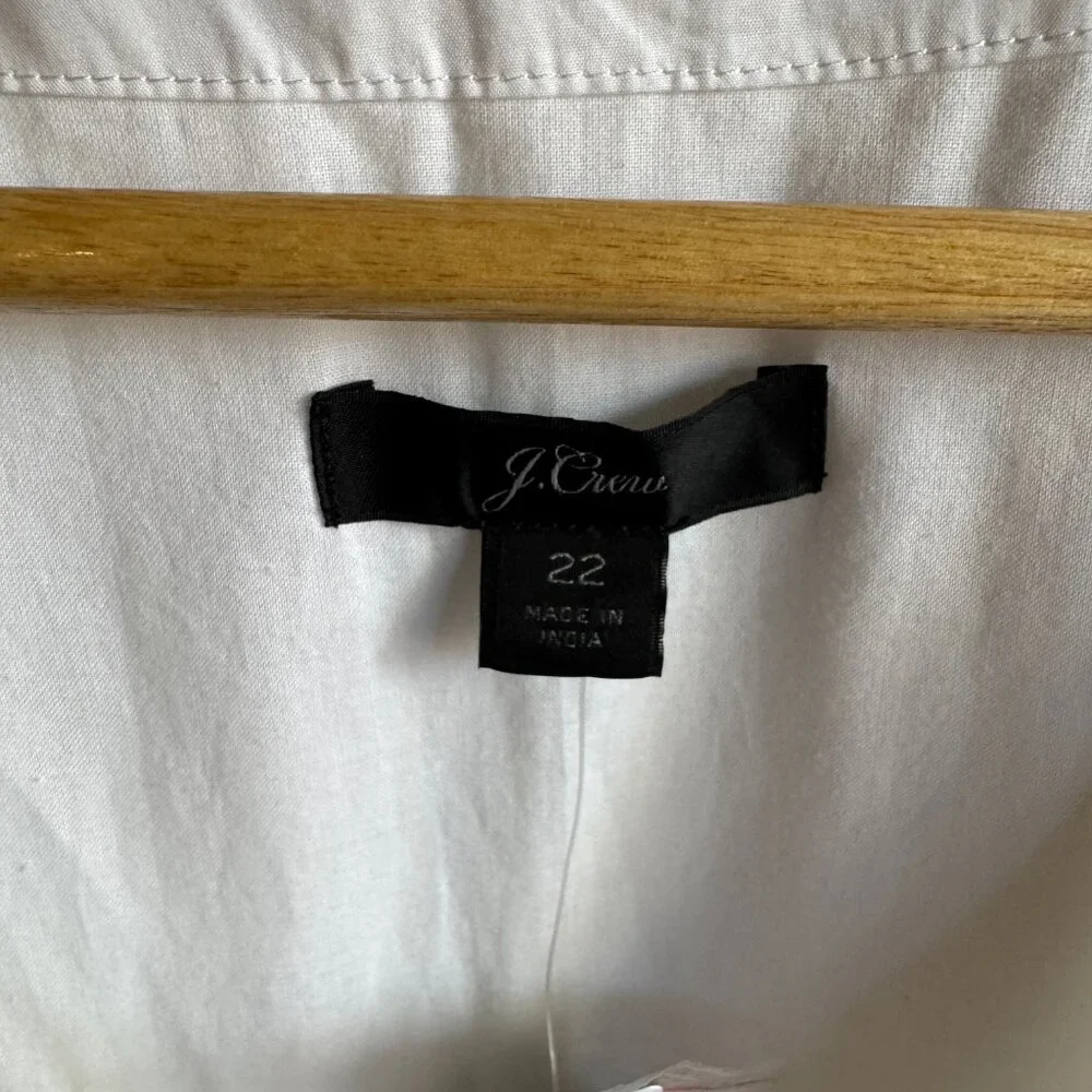 White Sleeveless Button-Down Dress - Picture 5 of 6